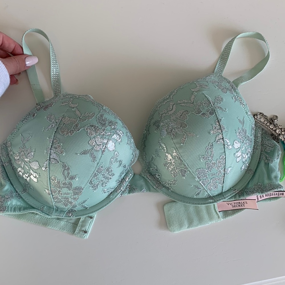 Dream Angels 32DD Victorias Secret Bra - Used Like New Condition